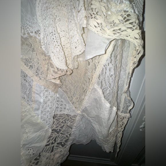 SOLD - NWOT - Urban Outfitters (Kimchi Blue) Cream Lace Skirt - Picture 7 of 9
